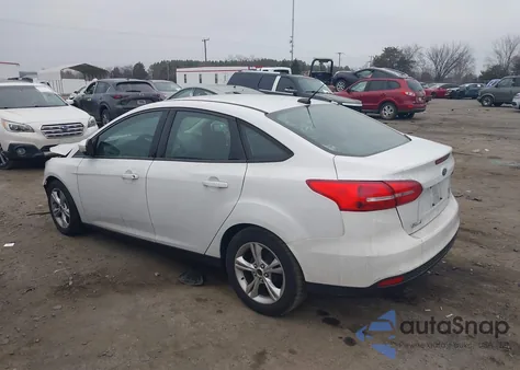 2016 Ford Focus Se z USA, uszkodzony, nr VIN 1FADP3F27GL201870